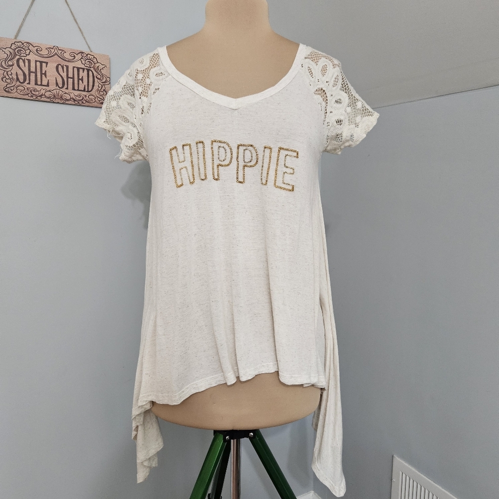Judith March Hippie Lace Sleeve Tunic Top White High Low Boho Graphic Tee Small